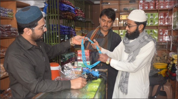 ملتانی تسبیح کی مکہ مکرمہ اور مدینہ منورہ میں مقبولیت ۔ جنید جمشید۔ تحریک لبیک  اور دعوت اسلامی کی ڈیزائن والی نمازی ٹوپیوں کی مانگ۔ ماہ صیام میں عطریات کا ٹرینڈ بھی پاپولر ۔