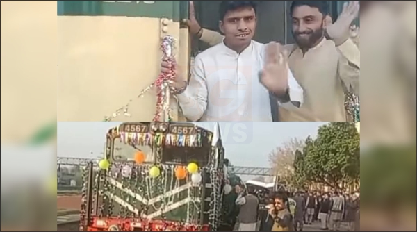 جعفر ایکسپریس روٹ بحال۔ 16 روز بعد پشاور سے کوئٹہ کی جانب چل پڑی ۔ رنگ برنگے غباروں سے انجن کو سجایا گیا۔ مسافر بھی خوشی سے نہال ۔ 35گھنٹوں بعد منزل مقصود پر پہنچی۔
