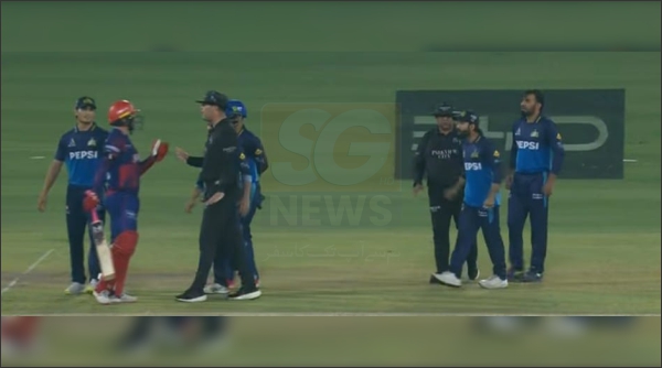 سلطانز و یونائیٹڈ کے کھلاڑیوں میں سلیجنگ تلخی میں تبدیل۔ سیزن ایکس کے میچز کا پہلا مرحلہ مکمل ٹیمیں  ملتان سے روانہ۔