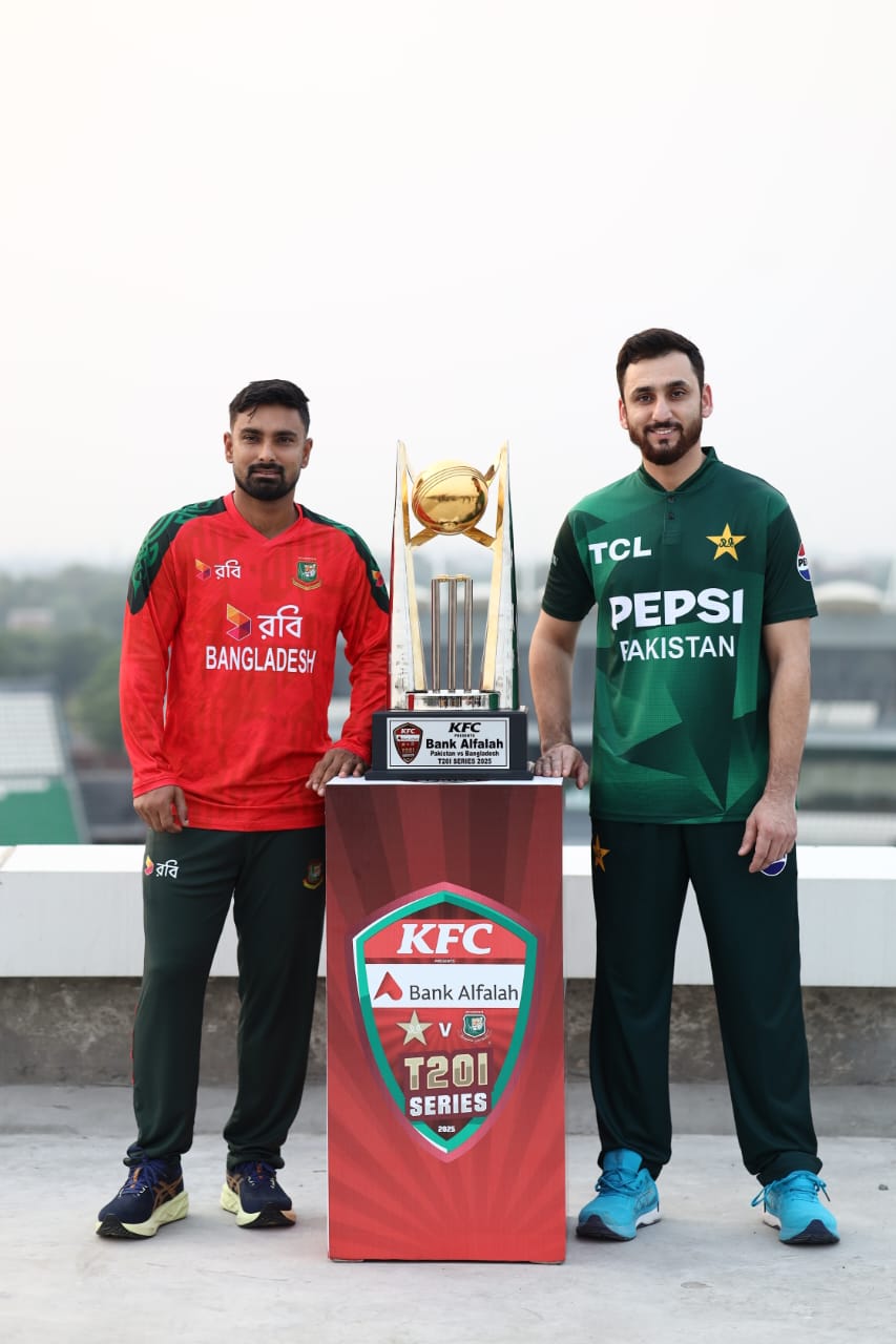 پاک بنگلہ دیش ٹی20 سیریز آج سے شروع ۔تینوں میچز قذافی سٹیڈیم لاہور میں شیڈول۔ چیمپئن ٹرافی کی رونمائی۔  ٹیموں کا جاندار کھیل پیش کرنے کا عزم۔