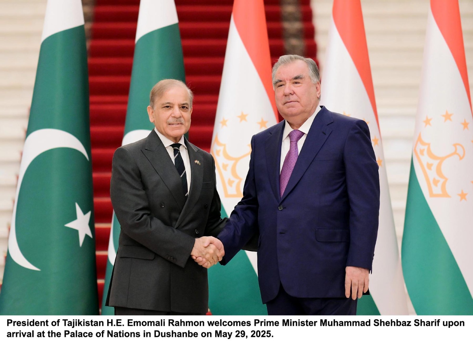 وزیراعظم شہباز شریف اورجمہوریہ تاجکستان کے صدر   کا مشترکہ تاریخ، ثقافت اور جغرافیہ پر مبنی برادرانہ تعلقات کی توثیق کرتے ہوئے جاری تعاون پر اطمینان کا اظہارـ