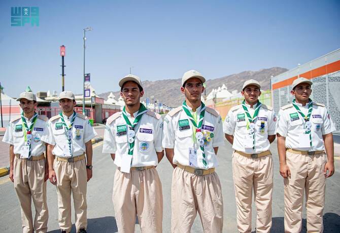 جڑواں بھائیوں کی تین جوڑیوں نے خود کو حجاج کرام کی خدمت گذاری کیلئے وقف کردیا۔سکاؤٹنگ کے ذریعے خدمت انسانی کی عملی تربیت حاصل کی۔