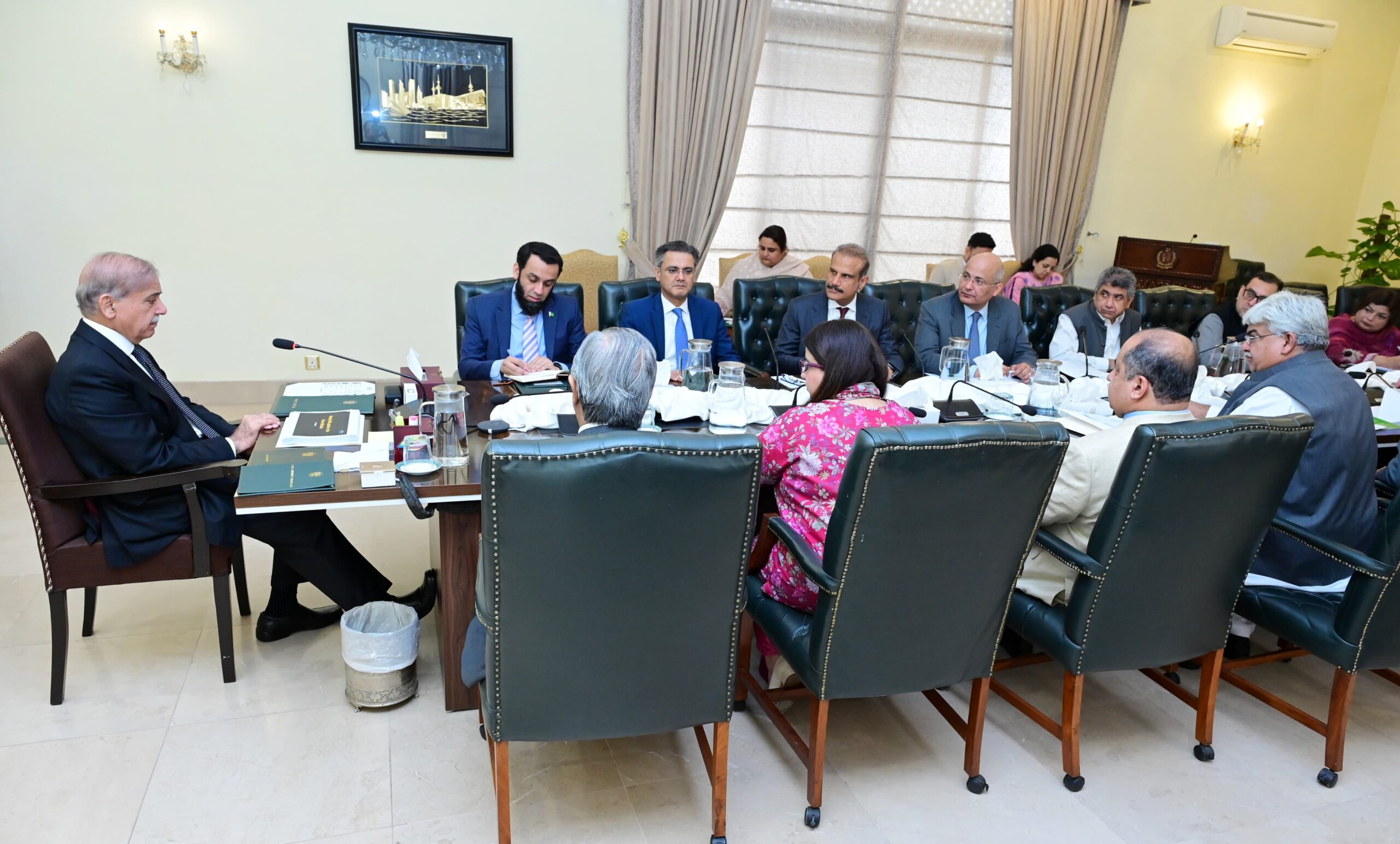 نئے مالی سال 26ـ2025ء میں محصولات کی وصولی اور دیگر معاشی اہداف کے حصول کیلیے تمام اداروں کومکمل جانفشانی سے کام کرنے کی ہدایت ۔