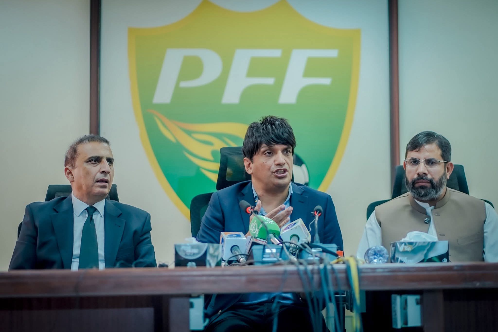 پاکستان میں فٹ بال کو دوبارہ پٹری پر لانے کے لیے  روڈ میپ کا اعلان: پی ایف ایف صدر سید محسن گیلانی کی پریس کانفرنس