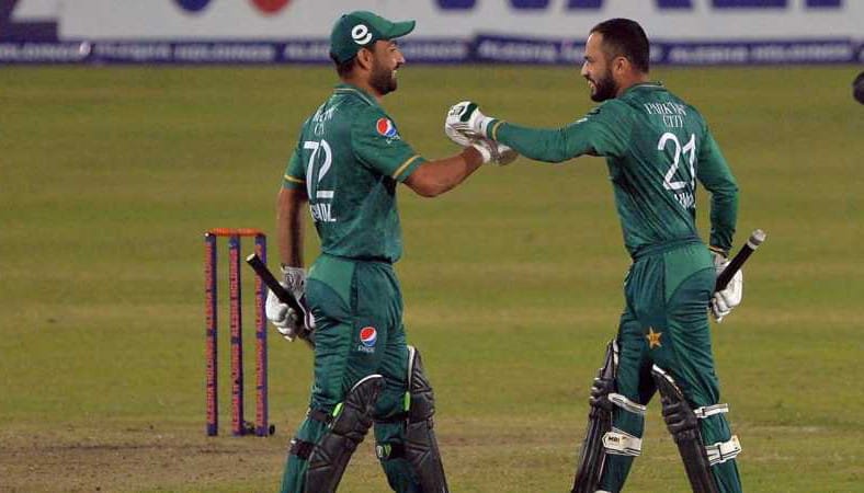 فہیم اشرف کی دھواں دھار بیٹنگ نے جیت کے نشہ میں چور بنگلہ دیشی باؤلرز کے چھکے چھڑوا دیئے لیکن پاکستان پہلی بار ٹی 20 سیریز ہار گیا۔