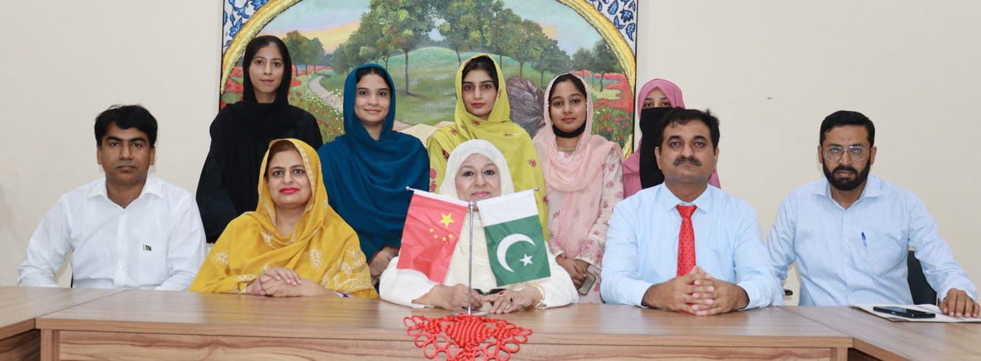 چینی زبان چائنہ میں سیکھنے کیلئے ویمن یونیورسٹی ملتان کی آٹھ طالبات منتخب