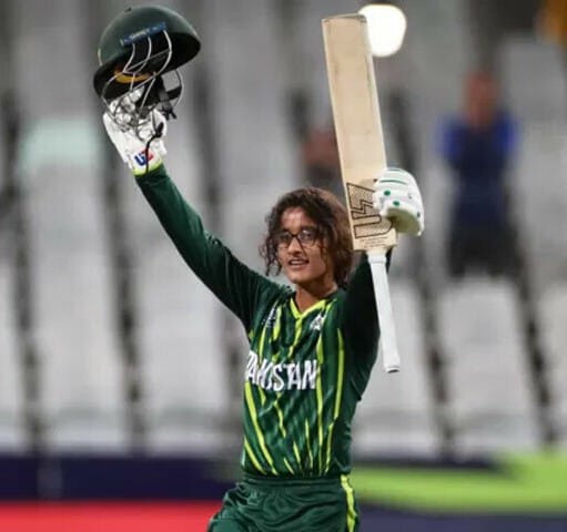پاکستان نے منیبہ علی کی جارحانہ سنچری کی بدولت آئرلینڈ کے خلاف آخری ٹی ٹوئینٹی جیت لیا٬ویمنز سیریز میزبان ٹیم کے نام