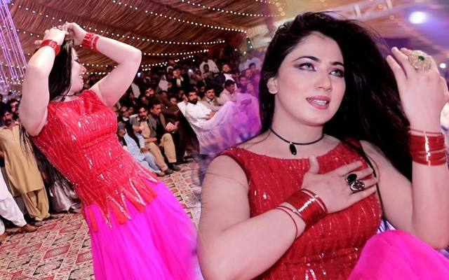 شی میل اداکارہ مہک ملک کے ملتان میں تھیٹر ڈرامہ کے دوران تماشں بینوں اور اوباشوں نےسٹارلٹ تھیٹر میں بدترین ہلڑ بازی اودھم مچائے رکھنے کی انتہا کردی